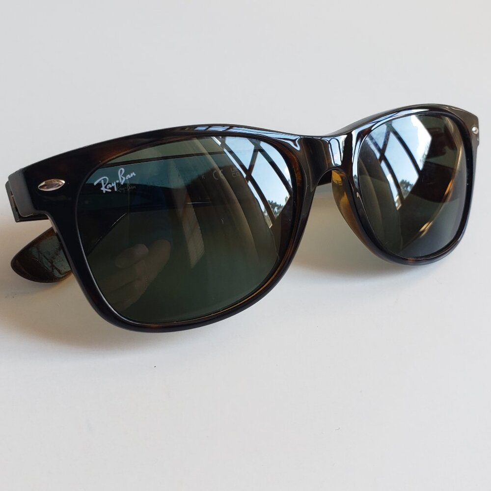Ray-Ban RB2132 "New Wayfarer" Sunglasses Tortoise/Green